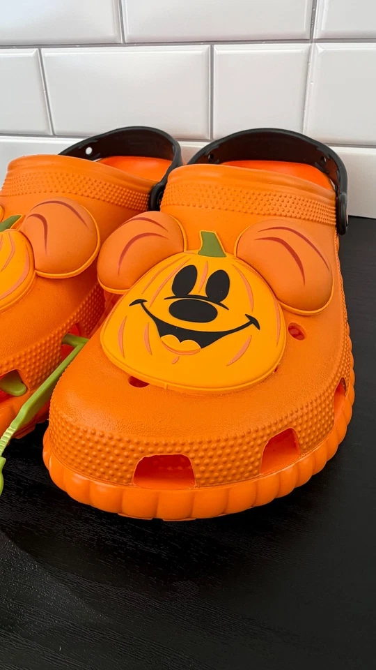 Disney x Crocs Mickey Mouse Jack-O'-Lantern Halloween Clogs Adult M10/W12 - Image 4 of 4
