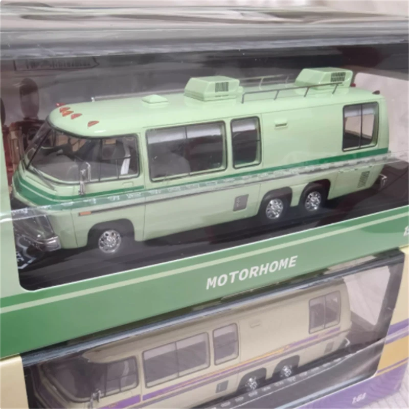 Green HEC GMC Motor Home Road Trip RV Van Diecast Resin Toy 1:64 Model NEW - Image 3 of 4