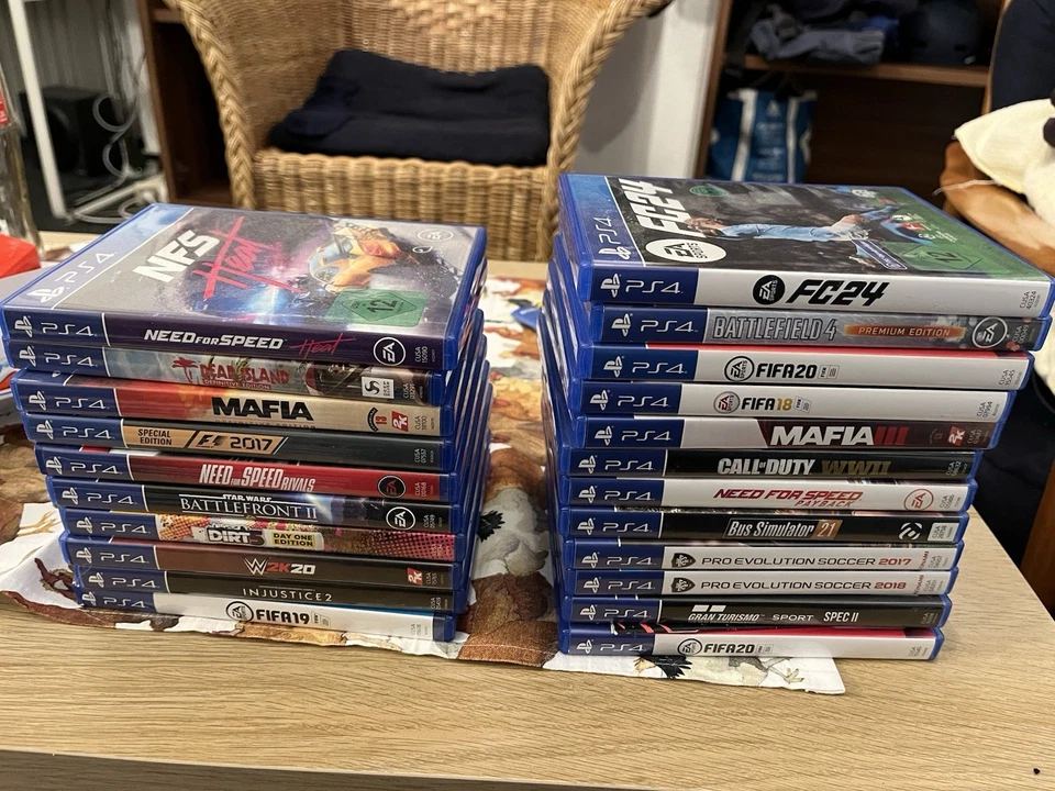 Sony PlayStation 4 Spielesammlung - Bild 2 von 4
