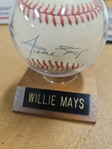 #5132 WILLIE MAYS Autographed Baseball Giants Signed Ball