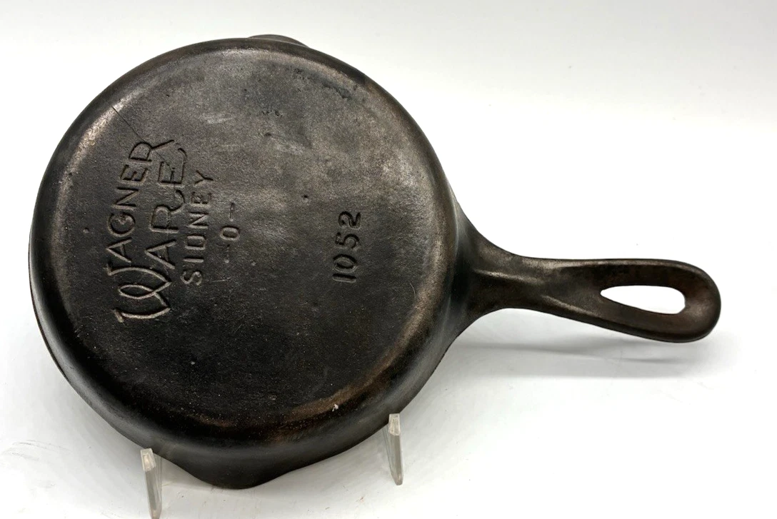 Wagner #2 cast iron skilley with crack