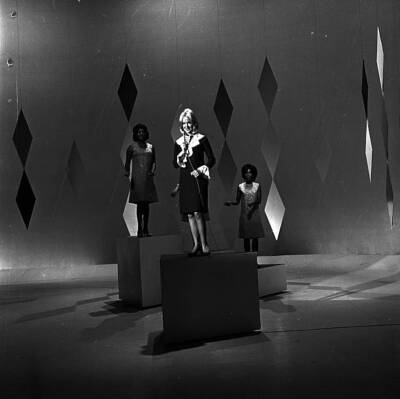 Shelley Fabares With The Blossoms 1965 Shindig Tv Show Old Photo | eBay