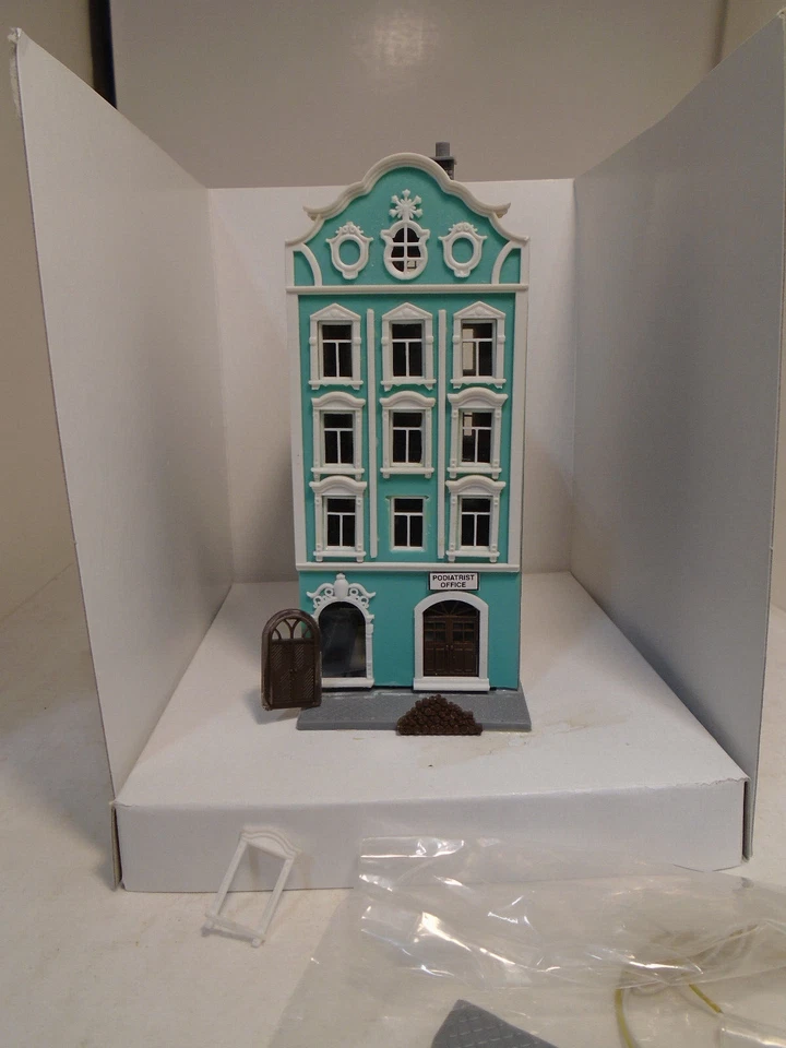 Model Power N Scale No. 2578 Podiatrist Damaged w/Bag of Parts - Image 2 of 4