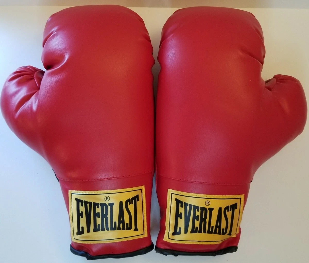 Everlast 14 oz Slip On Red Full Size Boxing Gloves Used as Prop Have Issues