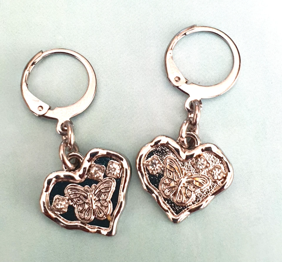 Huggie, Creolen mit kleinen Anhängern, Handarbeit, jedes Paar ein Unikat - Bild 2 von 4