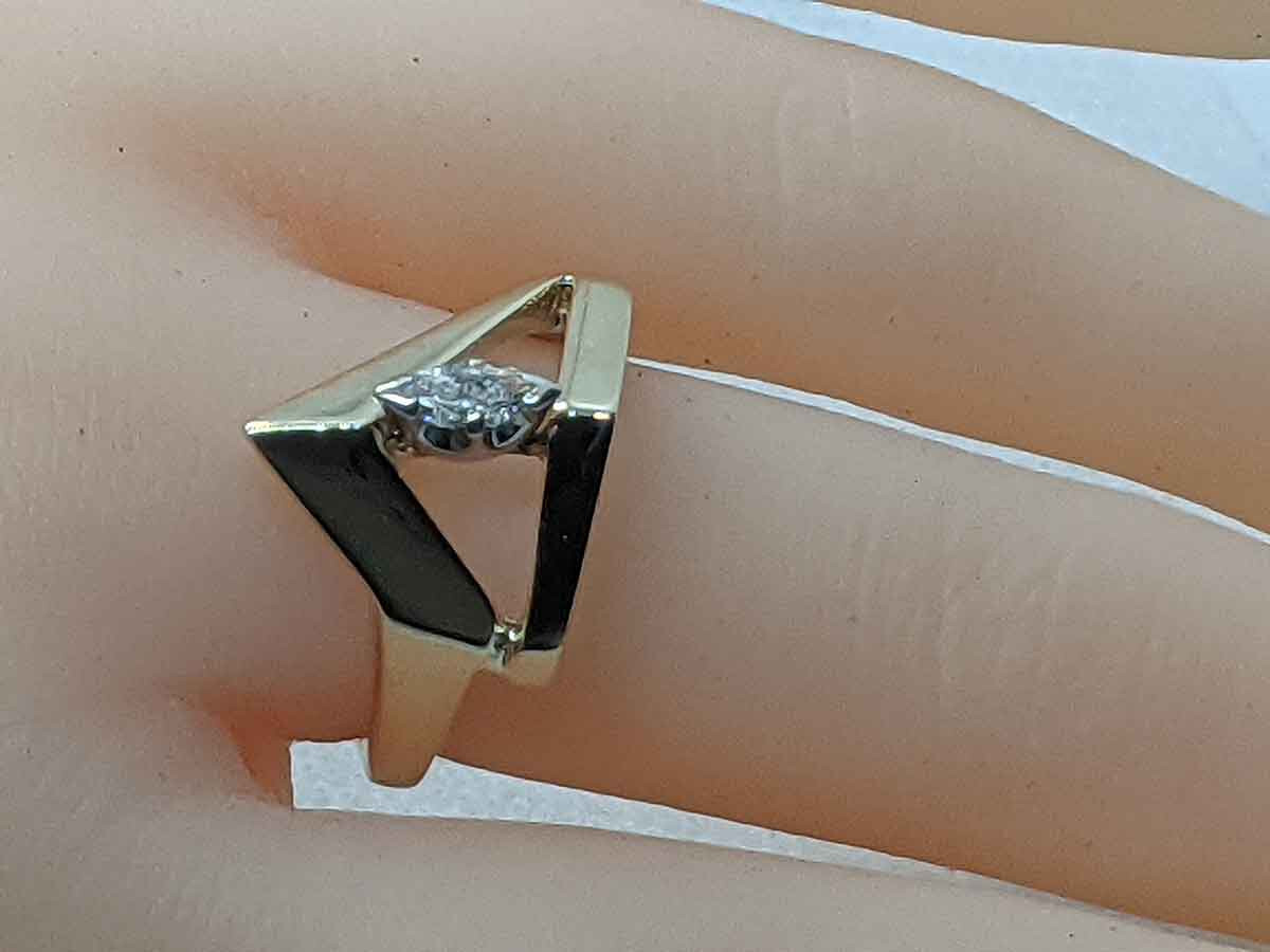 14k Solid Yellow Gold Designer Single Diamond Odd… - image 11