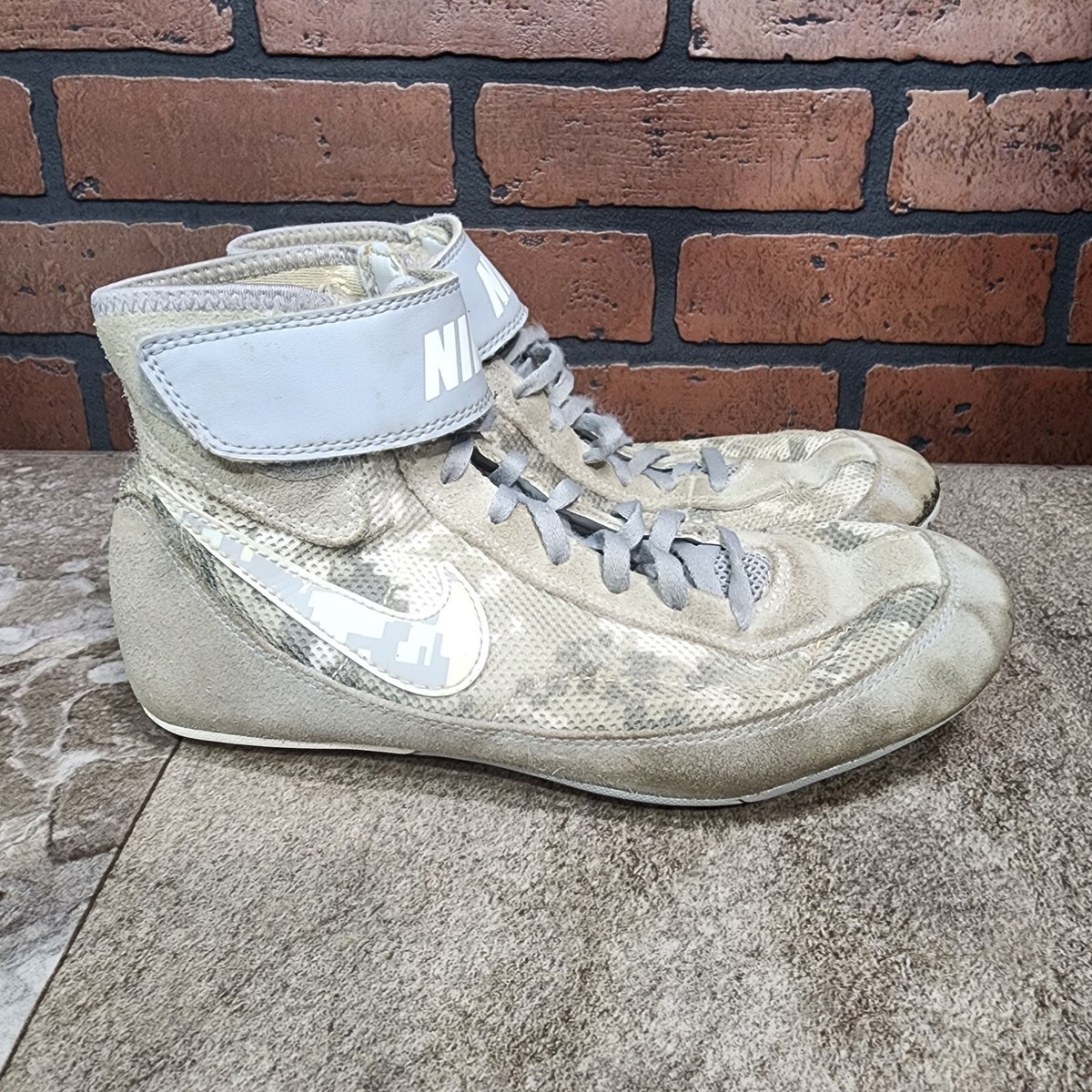 Nike Speedsweep VII Mens Wrestling Shoes Gray Camo 366683 Nike Speedsweep VII Mens Wrestling Shoes Gray Camo 366683