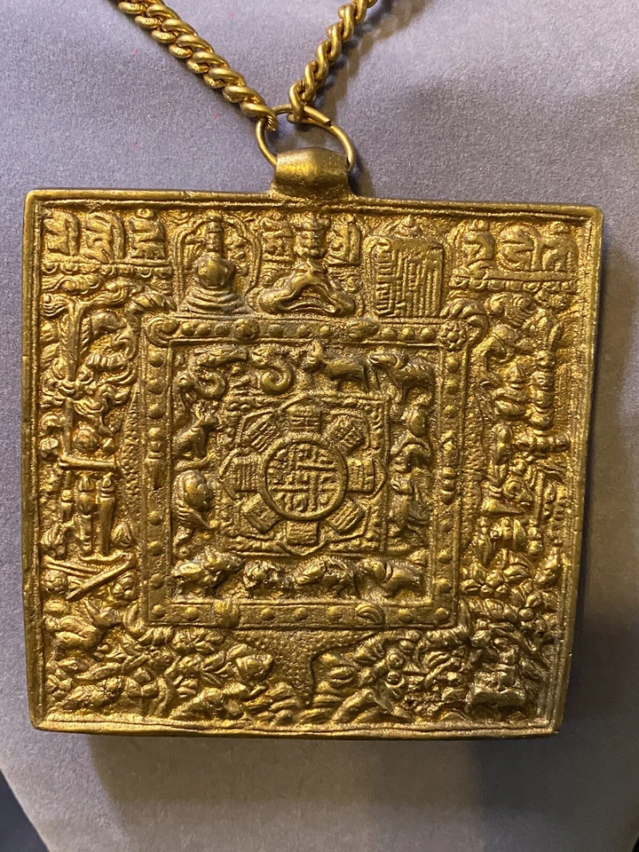 "Antiguo colgante amuleto zodiaco de latón tibetano en cadena de 28""" Foto 2 de 4