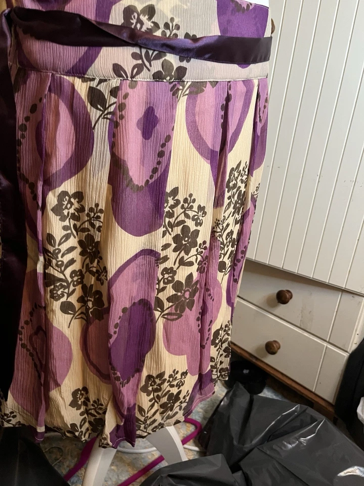 John Lewis Women's Floral Silk Chiffon Fluted Skirt Lined Size 16 - Image 2 of 4