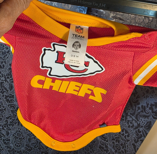 Team Apparel-Infant red/yellow NFL Kansas City Chiefs onesee size 0-3 mo - Picture 4 of 6