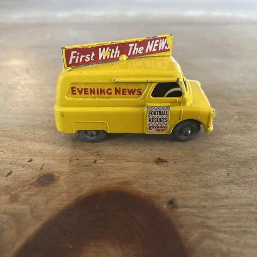 Moko Lesney Matchbox Toys MB42a Bedford Evening News Van #605