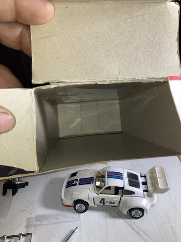 Autobot Jazz Hasbro Transformers G1 1984 de colección con caja original pegatinas sin usar - Imagen 21 de 24