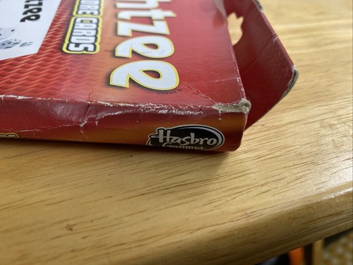 Hasbro Gaming Yahtzee 80Pc Score Cards - Pkg Slightly Bruised - Cards Brand NEW - Picture 8 of 11