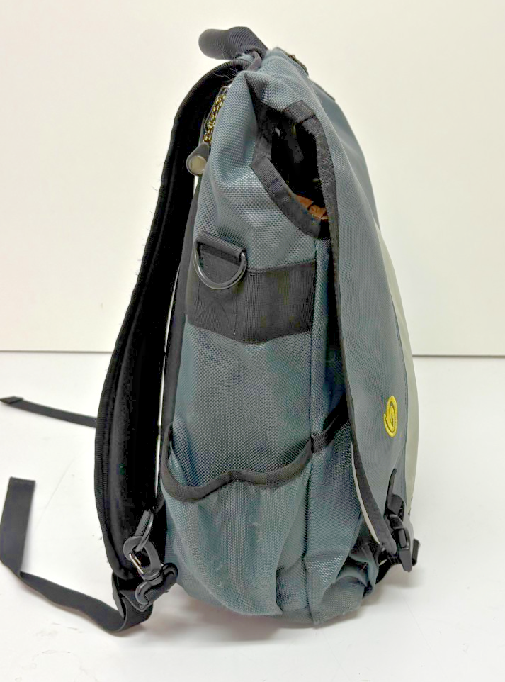 timbuk2 vertical messenger bag access pocketing Timbuk2 Proof Review | Tested
