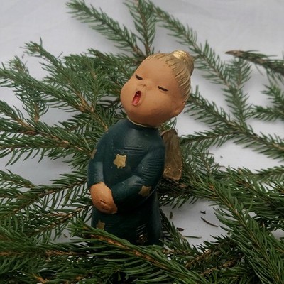 Vintage Jullar Christmas Angel Figurine   Singing Girl - Christmas figurine