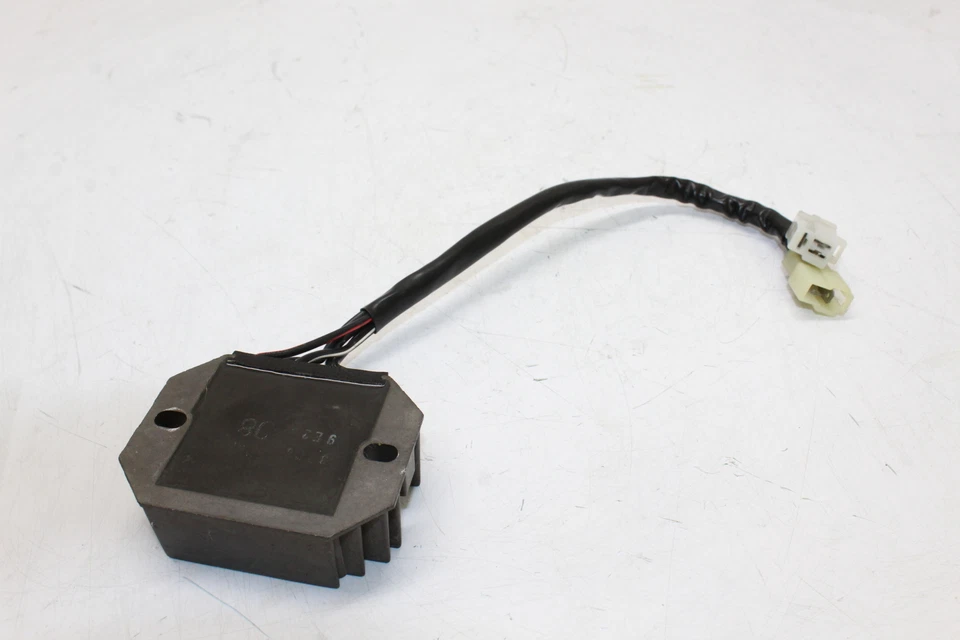 2000 Suzuki Gs500e Rectifier Voltage Regulator OEM - Image 4 of 4