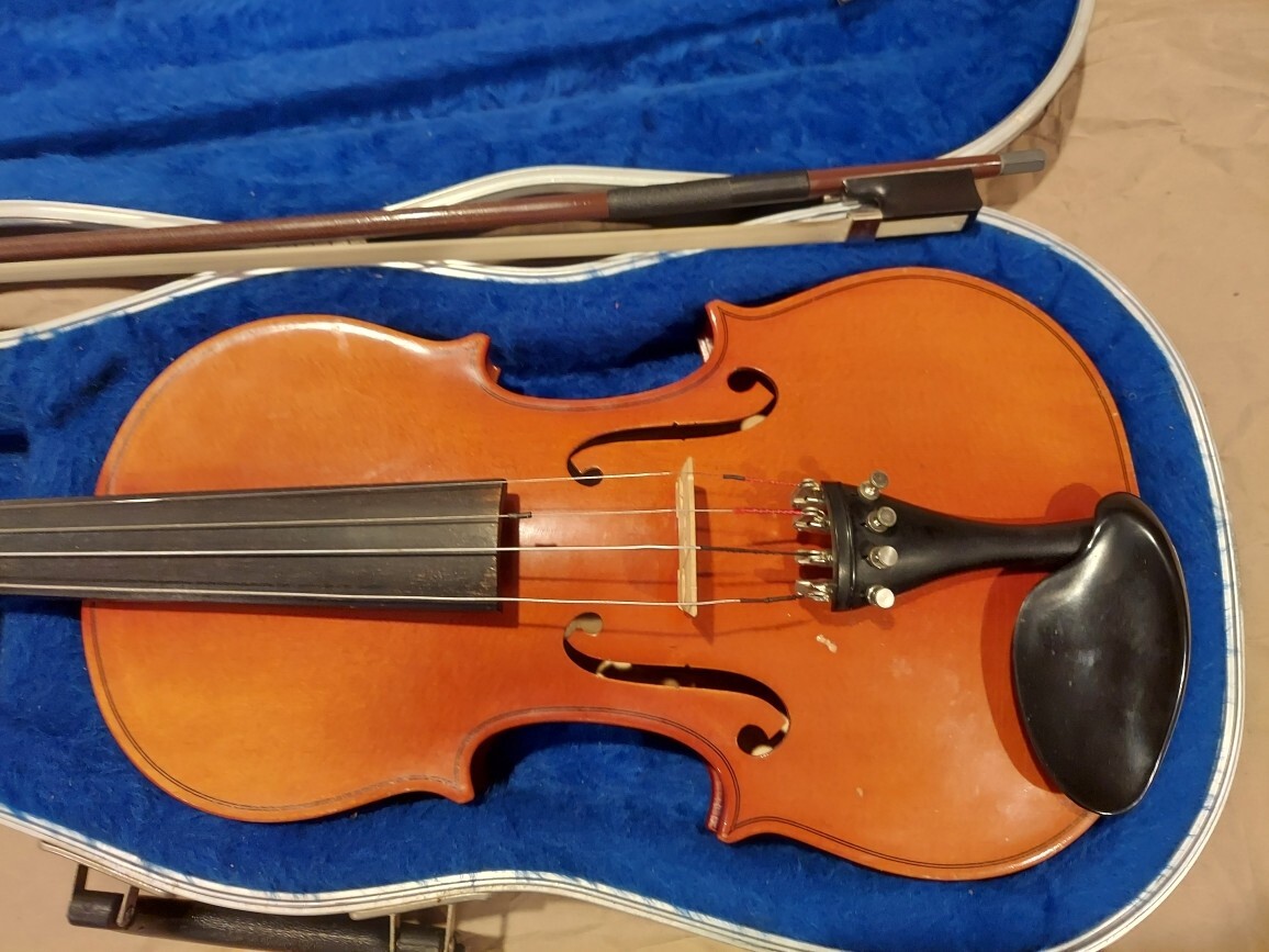 Masakichi Suzuki No. 9044 size 4/4 Violin, Japan, Case & Bow