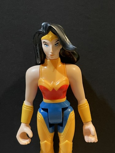 DC League Superpets Wonder Woman Fisher-Price HGLO4 - Picture 6 of 9