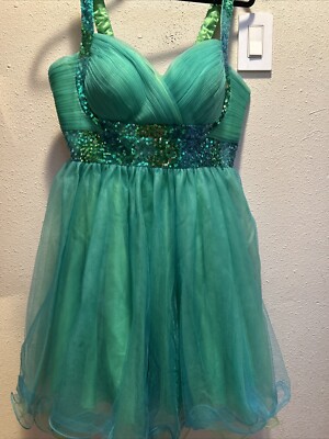 May Queen Couture Dress Womens 12 Green V Neck Short Prom/homecoming