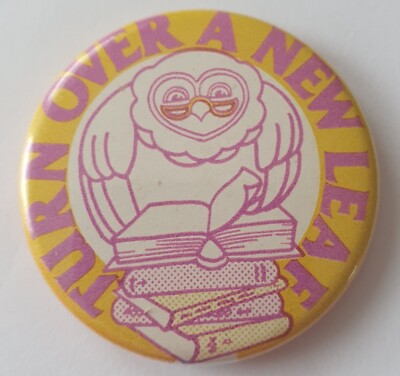 Button-Anstecker ''Buch'': Ein neues Blatt umdrehen