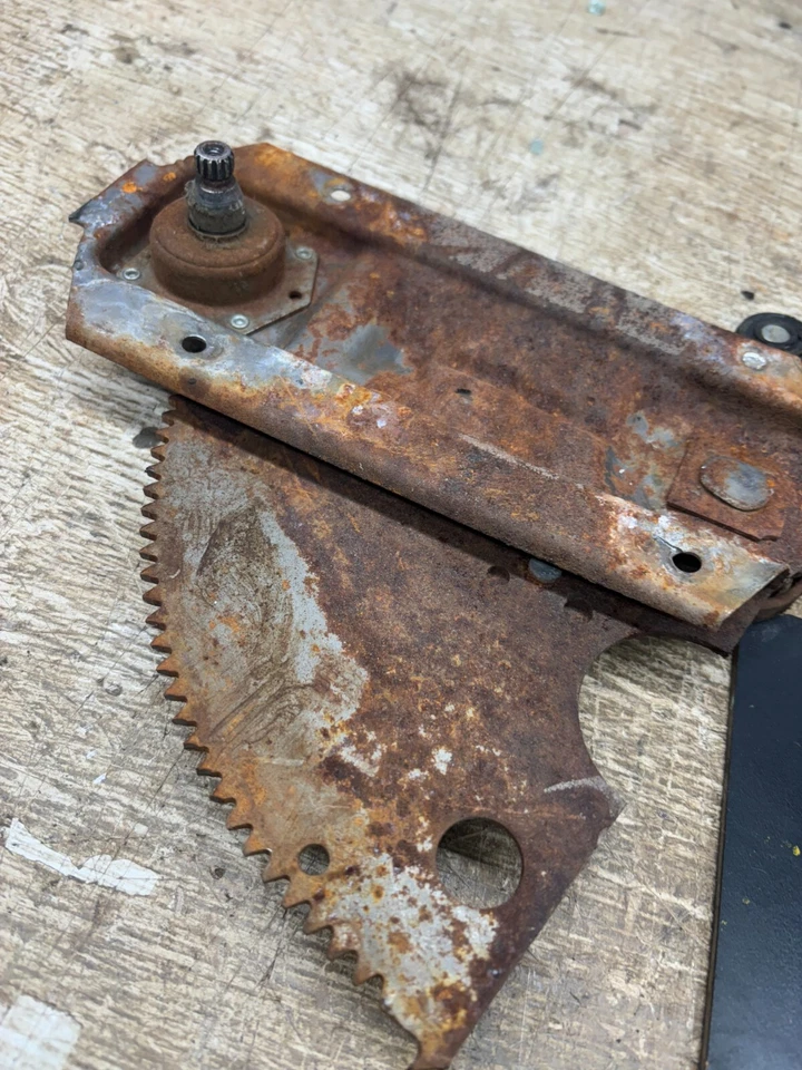 1981-1993 DODGE D100 D150 RAMCHARGER D250 W150 MANUAL WINDOW REGULATOR RIGHT PAS - Image 2 of 4