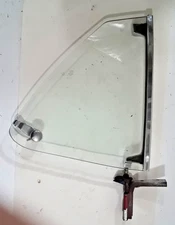 1969-70 Mustang Fastback Carlite RH Quarter Window  9J FM-M60 A52  -  9F75