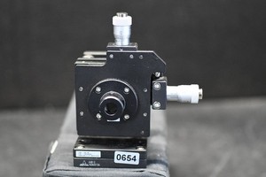 Suruga Seiki A48-3 X-Y-Z  Staging (Base: 6 x 8 cm)