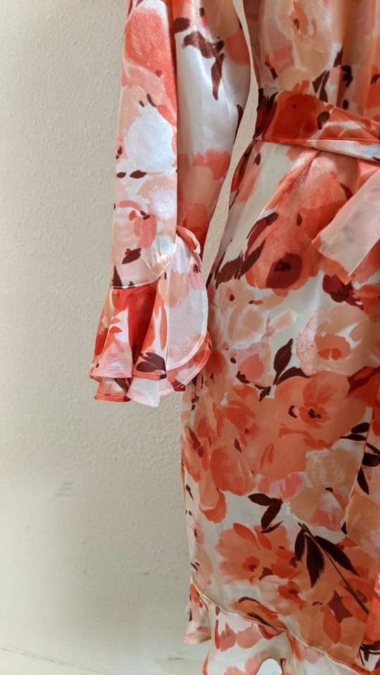 Женский халат Oscar de la Renta с розовой этикеткой и цветочным принтом с оборками LG - Изображение 2 из 4