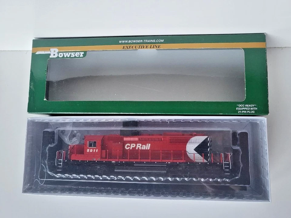 Bowser SD40-2 CP Rail  CP# 5911  Canadian Pacific  DCC Ready - Image 3 of 4