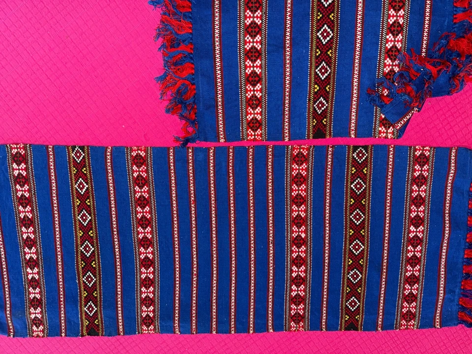 4 sets de table et un chemin de table en toile de coton basque - Photo 2/4