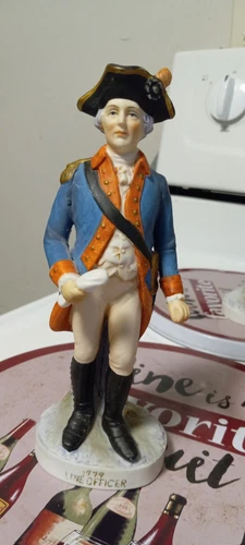 2 Vintage LEFTON Revolutionary War Soldier Figurine 1779 LINE OFFICER Uniform