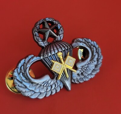 Airborne Signal Corp Master Jump Wing Badge Parachute Military US Army Hat Pin