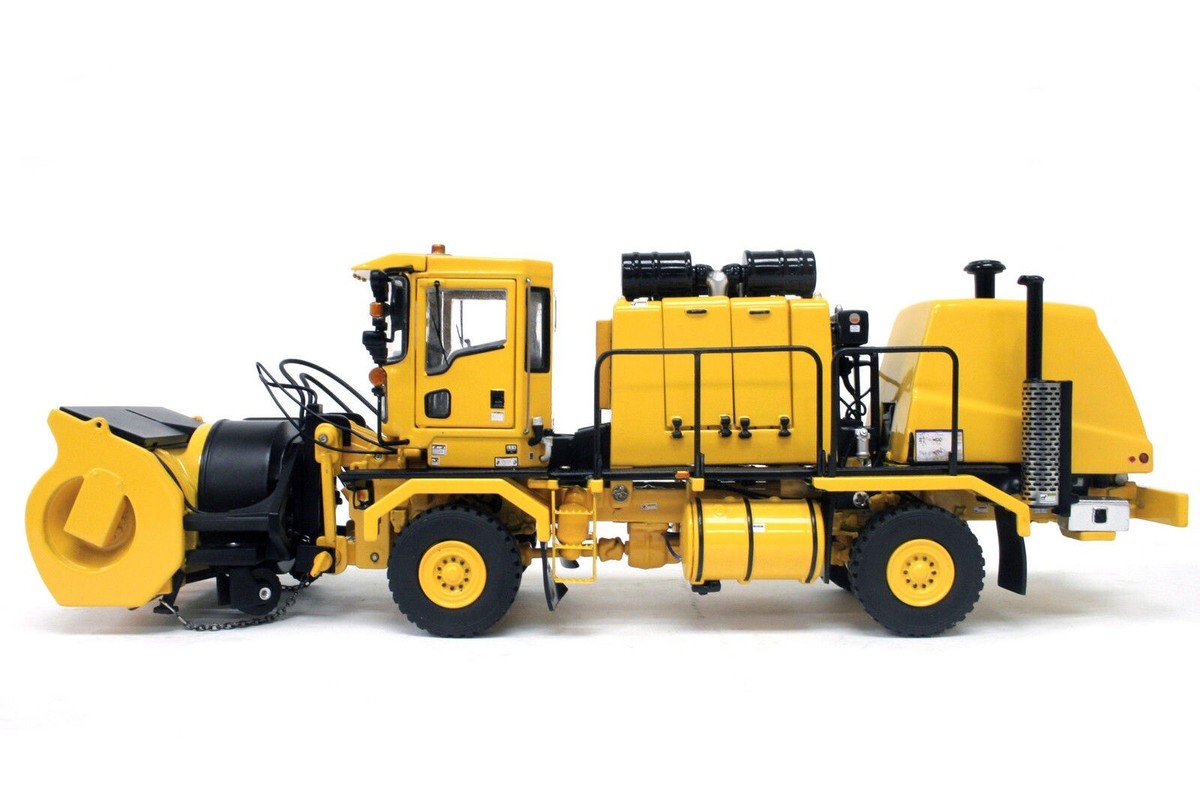 Oshkosh Truck w/ Snow Blower & Snow Plow - Yellow TWH 1:50