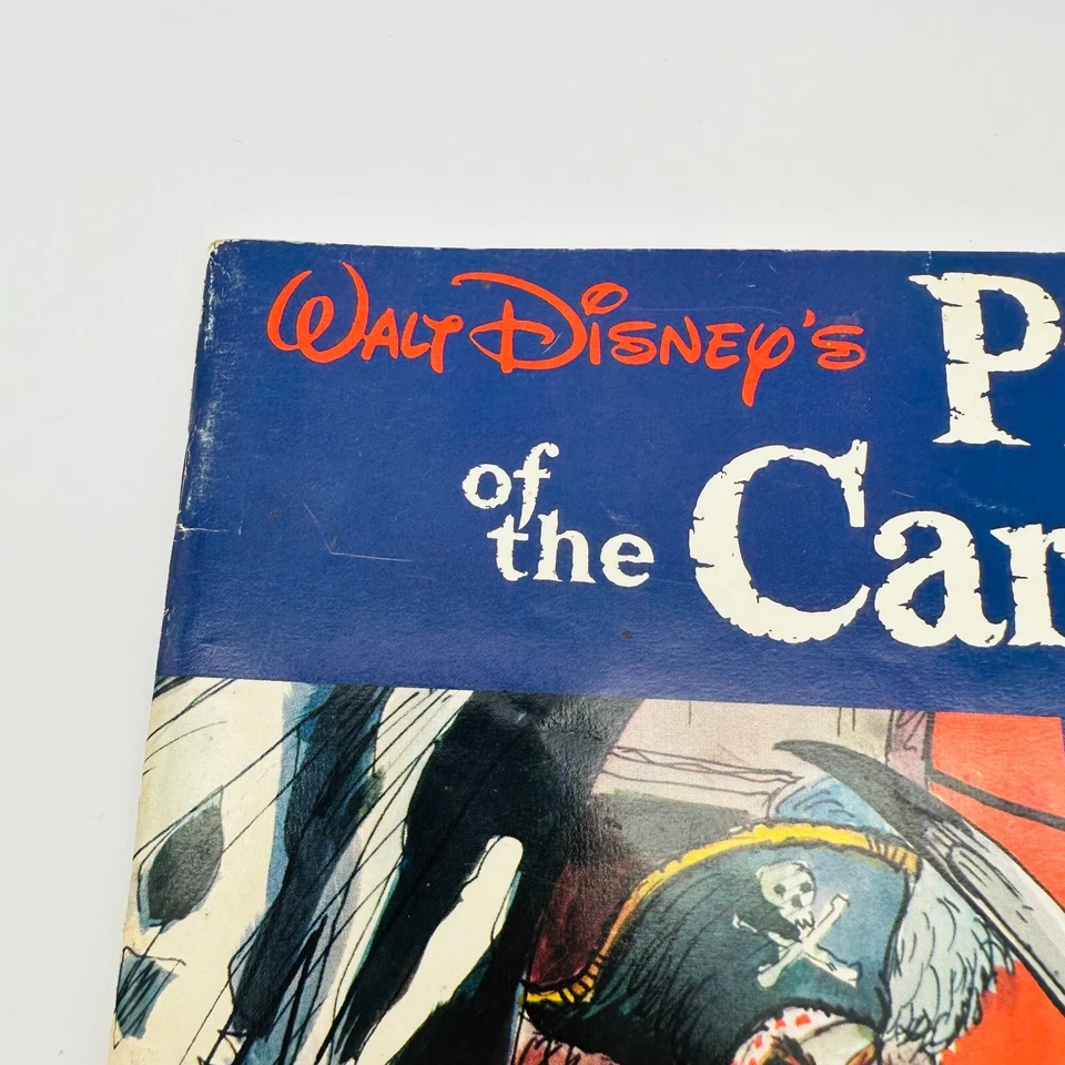 Libro de recuerdos vintage de Walt Disney Piratas del Caribe 1968 Disneyland Foto 2 de 4