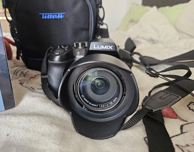 Top Zustand! Panasonic Lumix DMC-FZ330 Bridge Kamera - Schwarz (Special Edition)