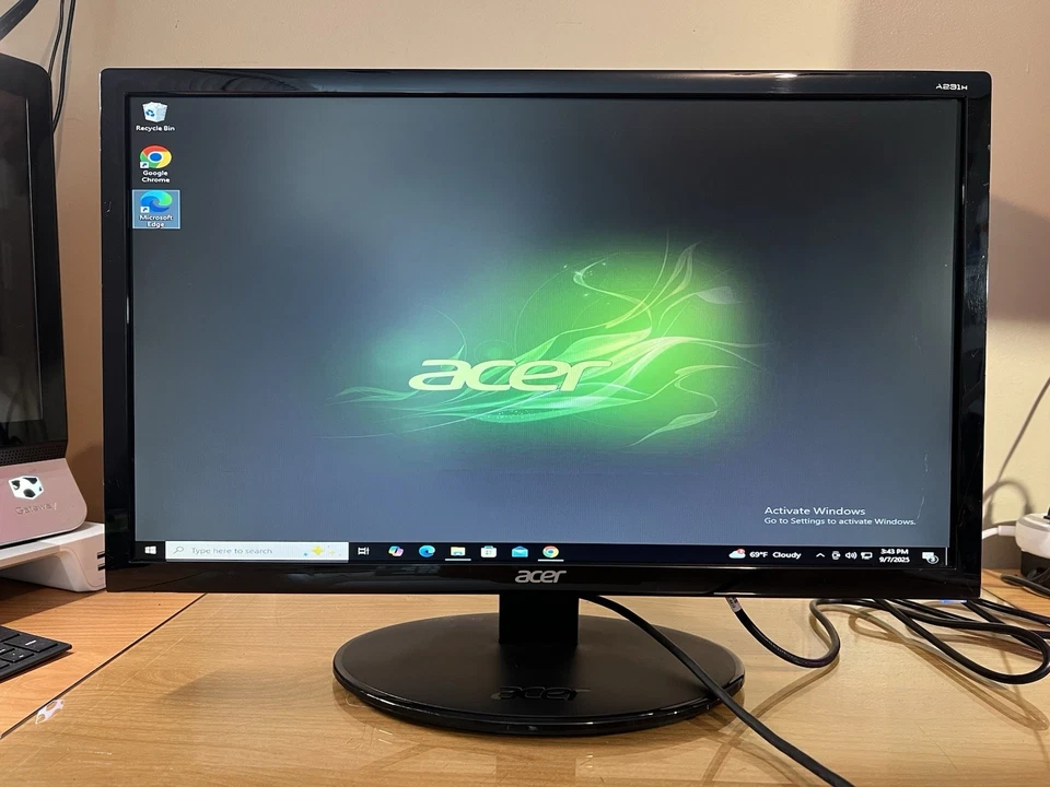 Acer A231H 23” Widescreen LCD Monitor with DVI & VGA Ports - Image 2 of 4
