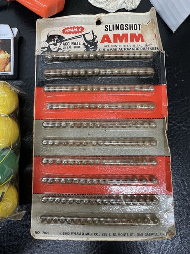 Vintage Trödel Schublade Lot Feuerzeuge Spiele Werkzeuge Angeln Knickerbocker Streichholz Halter etc. - Bild 10 von 13