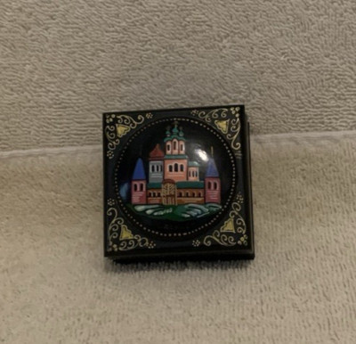 Small Russian Lacquer Hinged Trinket Box 2x2x1 - EUC