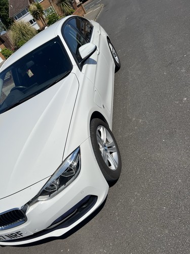 BMW 330E - Picture 2 of 5