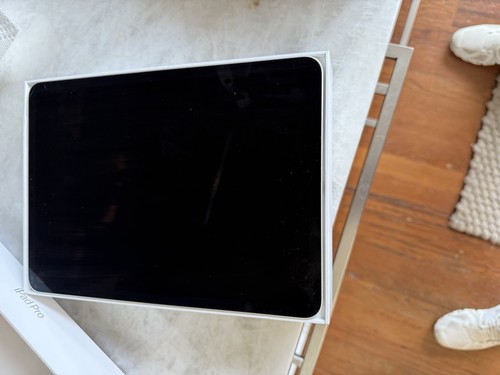 Apple Ipad Pro 11 cali 2018 z magiczną klawiaturą - Zdjęcie 2 z 6