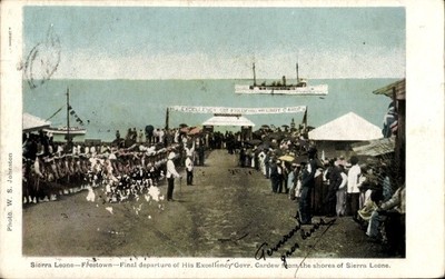 Ak Freetown Sierra Leone, Menschenmenge, Schiff, Banner, Abschied... - 4814594