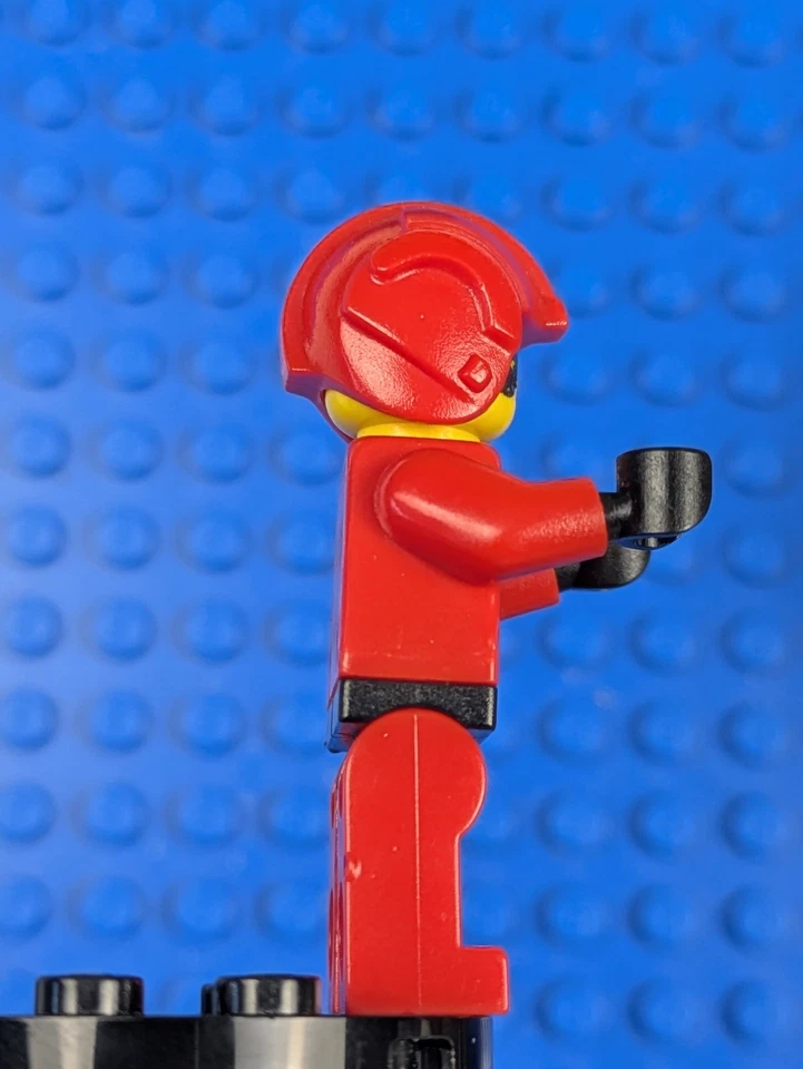 Lego Star Wars: T-16 Skyhopper Pilot - Red Helmet sw0077 Set 4477 - Image 2 of 4