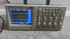 TEKTRONIX TDS 2014C 4-Channel DIGITAL Storage Oscilloscope with power cable.