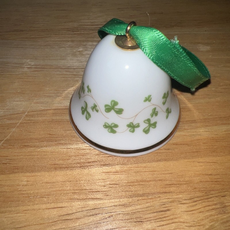 ROYAL TARA FINE IRELAND CLOVER BELL PORCAIN SMALL 1.5" Hand-crafted