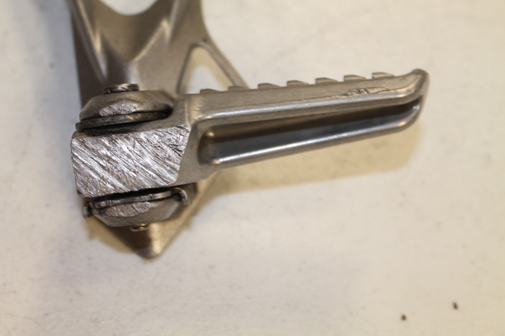 05 06 KAWASAKI NINJA ZX6R ZX636 OEM Left REAR BACK PASSENGER FOOT