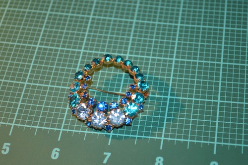 VINTAGE SIGNED AUSTRIA BROOCH Blue Stones - Photo 5/9