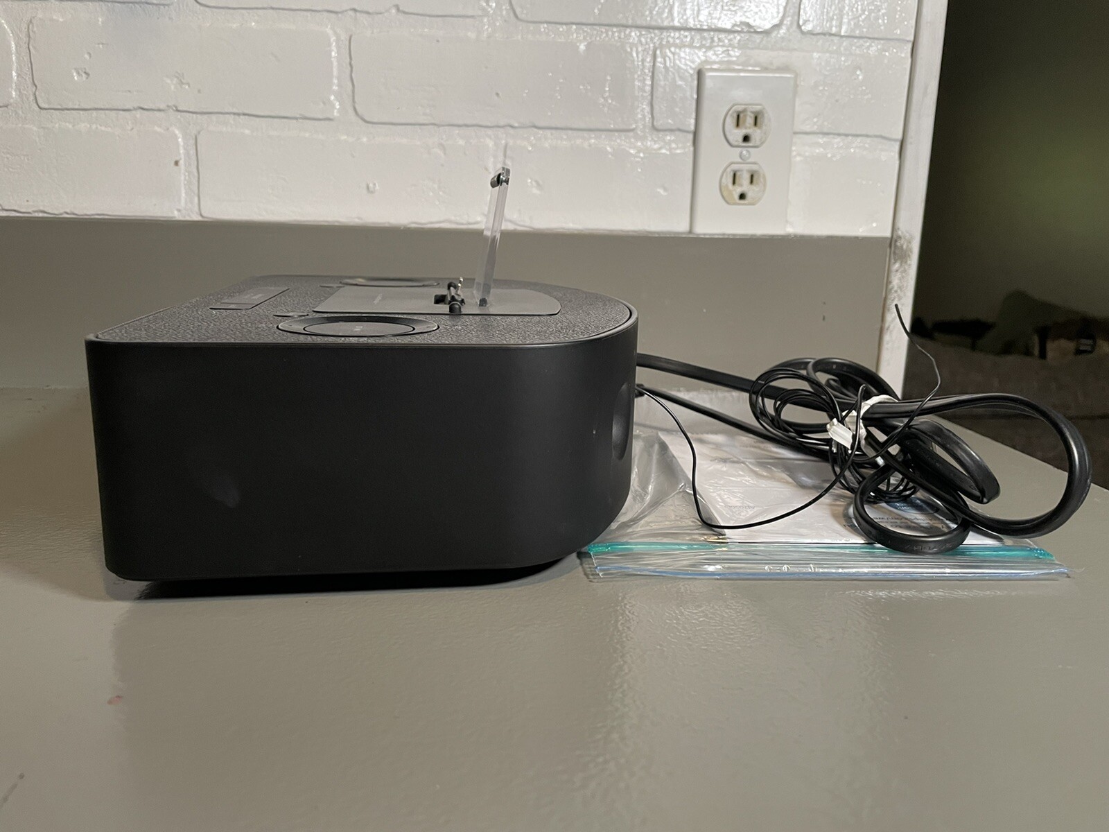 Philips Docking Station iPhone/iPad - Dual Alarm FM Radio iHome Speaker