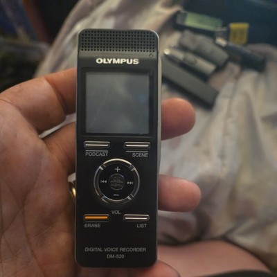 Olympus DM-520 Digital Voice Recorder with Built-in Microphone Very Good