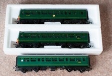 Hornby Railways R157 B.R. Diesel Power Car comes with middle coach