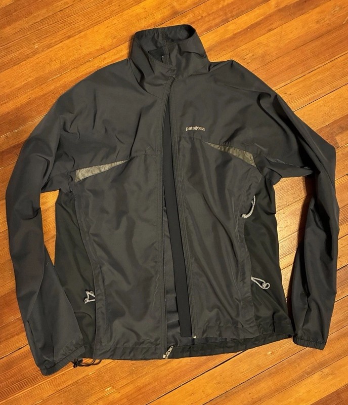 Patagonia Women’s Black Windbreaker Sz M Medium